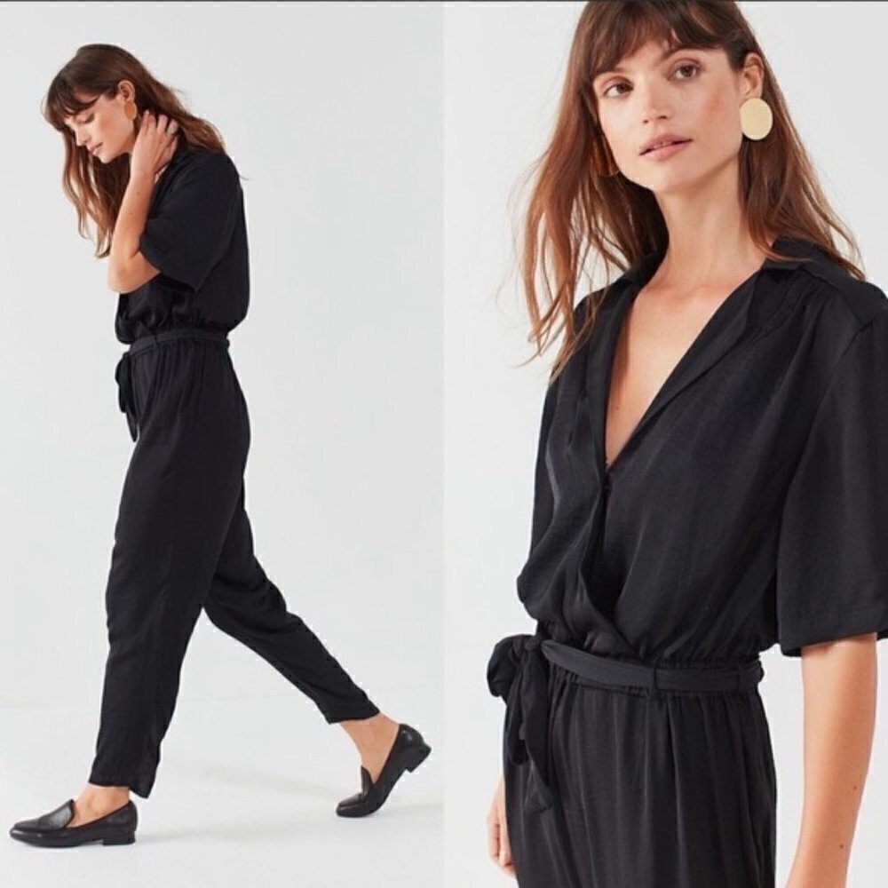 Urban Outfitters Black Bezel Wrap Front Short‎ Sleeve Jumpsuit XS